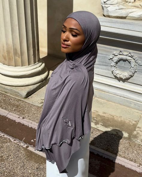 🩶New Color Alert! 🩶 Introducing our latest hijab color - Cloud Jersey Stone! Our stunning model showcases how this color brings elegance to your everyday look. •Discover the perfect everyday essential hijab piece in a unique, soft, and captivating shade •Elevate your hijab style to new heights with this must-have •Perfect for adding a touch of sophistication and freshness to your wardrobe Ready to shine? We’re sure you’ll love it! 🩶 #veilandcompany #modesty #viral #neautral #fyp #foryoup... Hijab Colors, Color Cloud, Hijab Style, To Shine, Hijab Fashion, Everyday Look, Everyday Essentials Products, New Color, Must Haves