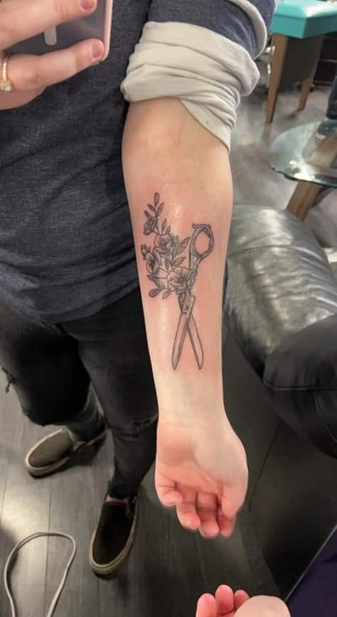 Fine Line Hairstylist Tattoo, Cosmetology Tattoo Ideas, Cosmetology Tattoos Hairstylists, Hair Dresser Tattoos Ideas, Stylist Tattoos Hairstylists, Hairstylist Tattoos Cosmetology, Memorial Tattoo Sleeves, Cosmetologist Tattoo, Dog Groomer Tattoo