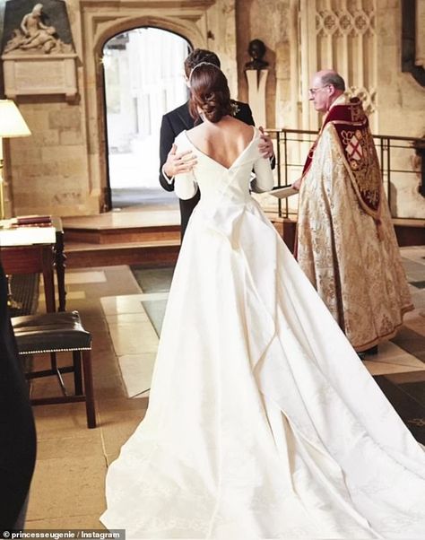 Princess Eugenie Wedding, Princess Eugenie And Beatrice, Eugenie Wedding, Pictures Of Princesses, Jack Brooksbank, Pregnant Princess, Second Wedding Anniversary, 2nd Wedding Anniversary, Second Anniversary