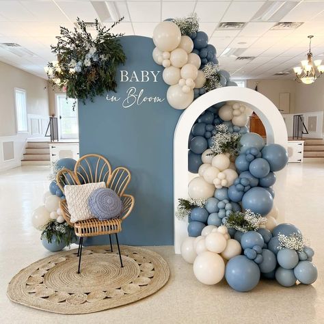 Open Arch Backdrop With Balloons, Indian Baby Shower Decorations, Gender Reveal Baby Shower Themes, Baby Shower Balloon Arch, Indian Baby Showers, Deco Ballon, Idee Babyshower, Baby Shower Theme Decorations, White Baby Showers