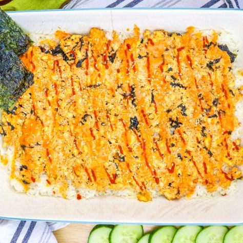 Vegan Sushi Bake Recipe Sushi Casserole, Sushi Bake Recipe, Cheap Lazy Vegan, Sushi Rice Recipes, Vegetarian Sushi, Sushi Bake, Lazy Vegan, Fresh Eats, Vegan Sushi