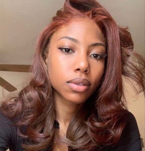 Redish Brown Hair, Dark Ginger Hair, Cinnamon Hair, Dyed Hair Inspiration, Short Sassy Hair, Dyed Natural Hair, Hair Color Auburn, Pretty Hair Color, Burgundy Hair