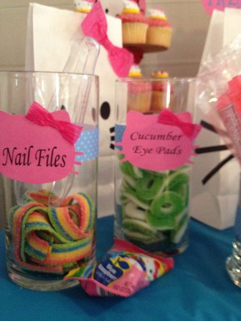 Spa Party Snacks For Kids, Spa Birthday Party Snacks, Spa Party Snacks, Makeup Party Ideas, Spa Party Foods, Threenager Party, Spa Sleepover, Spa Party Decorations, Makeup Birthday Party