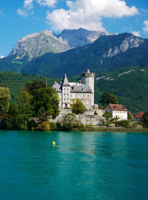 Lake Annecy, Annecy, Rhône-Alpes Lake Annecy France, Annecy France, Lake Annecy, Castles To Visit, French Alps, World Images, Chateau France, Places Of Interest, Beautiful Places In The World