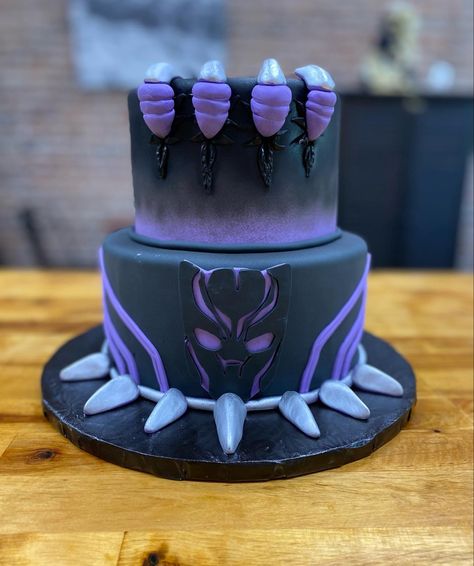 Wakanda Forever Cake Ideas, Black Panther Cake Ideas, Wakanda Forever Cake, Wakanda Cake, Wakanda Forever Party, Black Panther Birthday Cake, Black Panther Cake, Tyler Birthday, Shuri Marvel