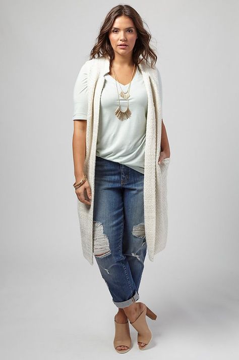 Turn your brunch outfits up with a maxi boucle vest.Lane Bryant Otis Long Boucle Vest, $119.95, available at Lane Bryant. #refinery29 http://www.refinery29.com/lane-bryant-otis-college-fashion-collection#slide-13 Plus Size Fitness, Fashion Office, Stylish Plus, Plus Size Fashion For Women, College Fashion, Plus Size Jeans, Jeans Boyfriend, Dress Plus Size, 5 Things