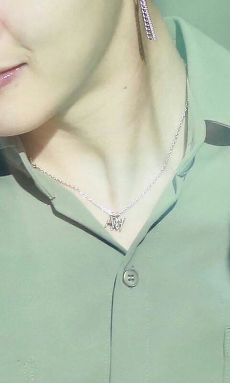 Jimin 😍😍😍 Necklace With Shirt, Jimin In White Shirt, Jimin Necklace, Jimin In White, White Shirt, Bts, White, Quick Saves