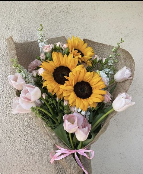 Tulip And Sunflower Bouquet, Sunflower And Tulips, Sunflowers And Tulips, White Tulip Bouquet, Gift Ideas For Myself, Pretty Flowers Pictures, Different Types Of Flowers, Sunflower Bouquet, Boquette Flowers