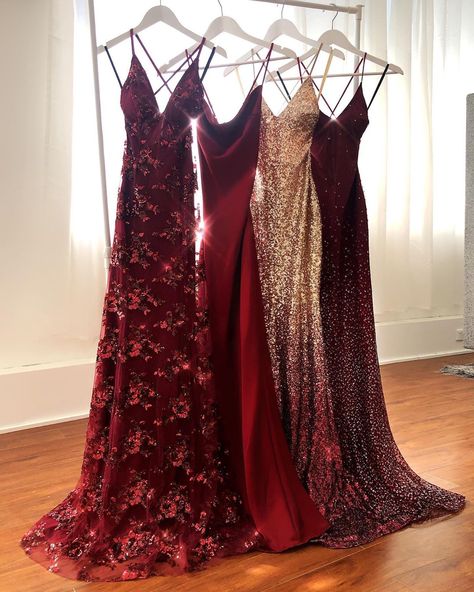 STUDIO MINC ® on Instagram: “On the rack, on the body, and taking the streets of Paris 🍂🍁 “Falling For Paris” #promdresses #eveningdresses #formaldresses #burgundy…” Lipstick Eyeshadow, Eyeliner Eyebrows, Makeup Eyes, Cute Prom Dresses, Grad Dresses, Eyes Lips, Burgundy Dress, Gorgeous Gowns, Mode Inspiration