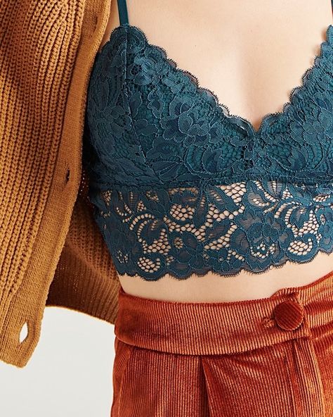 Cute Bralettes, Mode Tips, Bralette Outfit, Berlin Fashion, Cute Lingerie, Crop Top Outfits, Pretty Lingerie, Mode Inspo, Bra Top