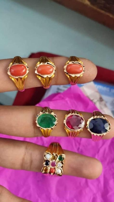 Navaratna Ring, Earrings With Price, Gents Gold Ring, Stone Ring Design, Carving Jewelry, Emerald Stone Rings, Mens Ring Designs, Gold Finger Rings, Gold Jewels Design