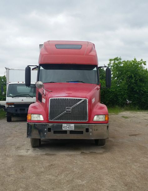 2001 Volvo VNL Sleeper Truck Volvo Trucks Wallpapers, Volvo Fh, P1800 Volvo, Cabover Semi Trucks, Volvo Semi Trucks, Trucks For Sale, Semi Trucks, Volvo, Trucks