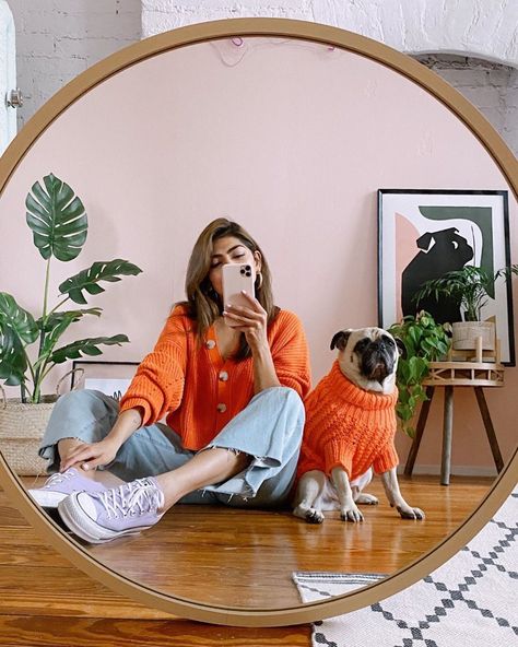 Photo Idea With Dog, Dog Influencer Ideas, Dog Cuddle, Dog Family Pictures, Dog Photoshoot Pet Photography, Girl With Dog, Dog Instagram, Dog Cuddles, Dog Breath