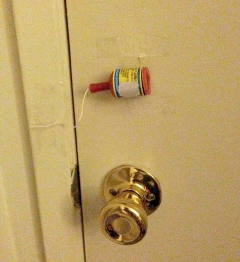 Affix a party popper to your kid’s bedroom door. | 31 Awesome April Fools' Day Pranks Your Kids Will Totally Fall For Office Pranks, Senior Pranks, April Fools Pranks, April Fools Joke, Party Poppers, Good Pranks, 1 April, Practical Jokes, Bedroom Door