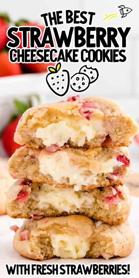 Copycat Crumbl Cookie, Cookies Recipes Chocolate, Crumbl Cookie Recipe, Strawberry Cheesecake Cookies, Cheesecake Cookies Recipes, Fruity Cookies, Soft Cookies, Strawberry Dessert Recipes, Strawberry Cookies