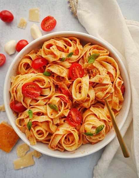 Roasted Tomato & Garlic Tagliatelle Tomato Garlic Confit, Roasted Tomato And Garlic, Tagliatelle Recipe, Garlic Confit, Tagliatelle Pasta, Light Pasta, Favorite Dinner, Roasted Cherry, Roasted Cherry Tomatoes