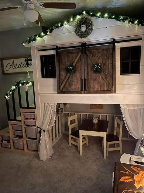 Farm Room Ideas Bedrooms Kids, Country Kids Room, Kids Farm Bedroom, Farm Bunk Beds, Woodsy Room, Cool Beds For Boys, Barn Bed For Kids, Western Toddler Bed, Cowgirl Room Barn Bed