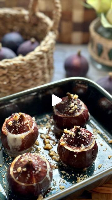 Foods For Weight Loss - Vegan | Vegetarian on Instagram: "[🔴 INGREDIENTS 👇] Figs and Blue Cheese by @thyme_4_cooking.
.
INGREDIENTS:
•	4 large figs.
•	40g blue cheese, cut into cubes.
•	Chopped walnuts.
•	Honey for drizzling.
.
METHOD:
1. Preheat your oven to 200 C.
2. Wash the figs and pat them dry. Cut the top of the figs, then using a knife scoop and mash the flesh.
3. Arrange the figs in a baking dish and stuff each of them with a cube of blue cheese. Cover with the fig “lid”.
4. Drizzle with honey, sprinkle with chopped walnuts and bake for 12-15 minutes, or until they look soft and release juice. Serve them warm. Enjoy!" Figs With Cheese, Stuffed Figs, Fall Appetizers, Healthy Low Calorie Meals, Wine And Cheese Party, Fig Recipes, Cheese Party, Elegant Desserts, Cheese Stuffed