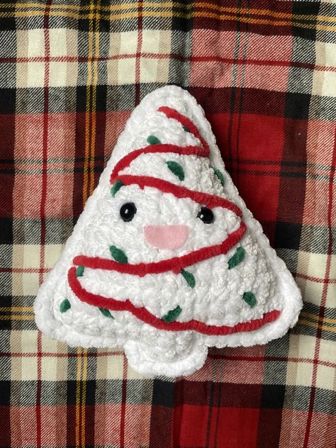 Little Debbie Christmas Tree Cake Crochet Pattern, Christmas Cookie Crochet Pattern, Christmas Tree Cake Crochet Pattern, Crochet Christmas Cookies Free Pattern, Crochet Christmas Tree Cake, Ted Lasso Crochet, Easy Christmas Crafts For Adults Diy, Christmas Arigumi Patterns Free, Small Christmas Amigurumi