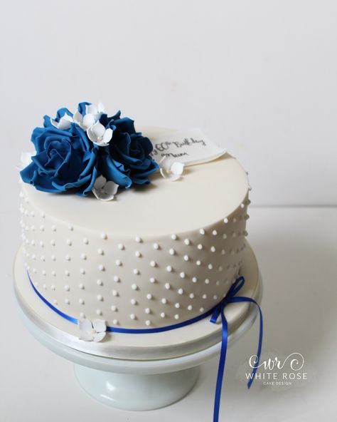 White Blue Cake Birthday, Blue Cakes Birthday, Blue And White Cake Birthdays, Blue And White Birthday Cake, Blue Rose Cake, Wedding Cake Designs Blue, Blue And White Birthday, Blue And White Wedding Cake, Quinceañera Cakes