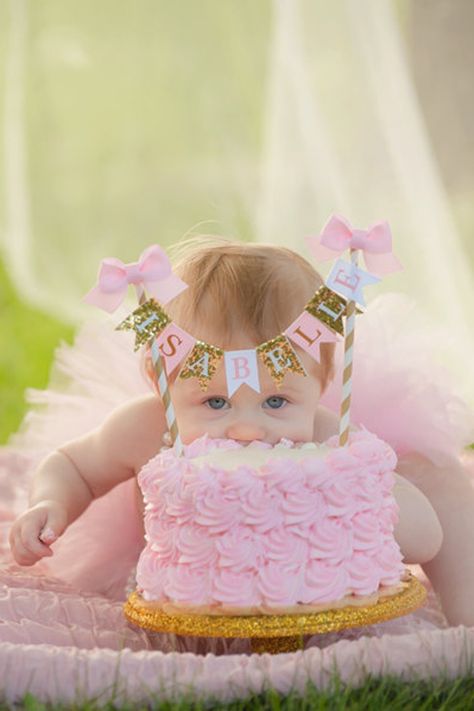 There's Just Something About These Photos of Babies Smashing Cakes That Will Fill Your Insides With Joy Pink And Gold Cake, Gold Outfits, Smash Cake Girl, Baby Cake Smash, 1st Birthday Pictures, Glitter Champagne, 1st Birthday Photoshoot, First Birthday Pictures, 1st Birthday Cake Smash