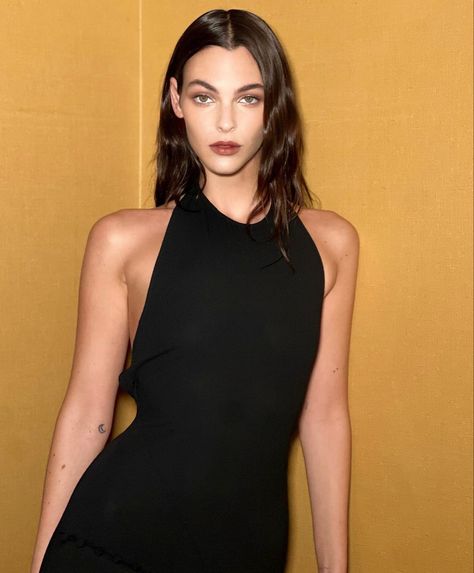 vittoria ceretti Vittoria Ceretti, Camila Morrone, Dating Women, Italian Women, Leonardo Dicaprio, Aesthetic Girl, Maquillaje De Ojos, Lady In Red, Red Hair