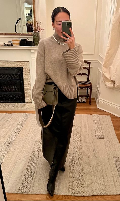 075/ What I'm Wearing: December 2023 - by Irene Kim (김애린) Kim Outfits, Sweatpant Outfits, Irene Kim, Clothes Board, Navy Shirt Dress, Classy Work Outfits, Fashion Life, December 2023, Office Style