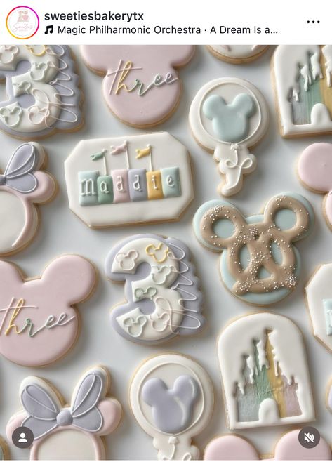 Vintage Disneyland Cookies, Disney Sugar Cookies, Mickey Sugar Cookies, Mouse Cookies, Disneyland Birthday, Princess Cookies, Disney Cookies, Disney Birthday Party, Disney Baby Shower