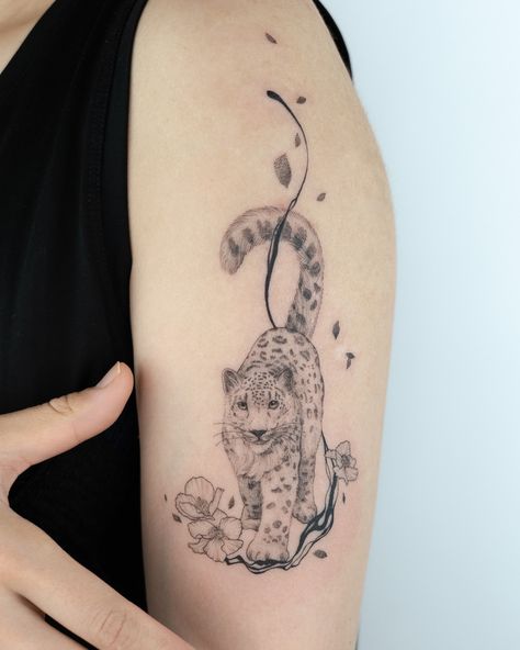 Snow leopard for Shuhan 🐆❄️ Thank you for this beautiful project and for your trust 🤍 Snowlepord Tattoo, Snow Tattoo Ideas, Snow Leopard Tattoo, Snow Tattoo, Leopard Tattoo, Leopard Tattoos, Snow Leopard, Tattoo Ideas, Sauce