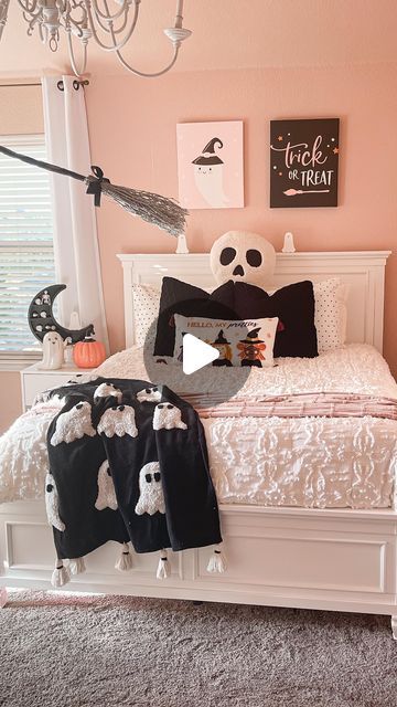 bren | home, holidays & lifestyle | Dallas tx on Instagram: "Comment “SHOP” below to receive a DM with the link to shop this post on my LTK ⬇ https://liketk.it/4KYc9  Throwback to last year’s whimsical Halloween makeover in our pink guest bedroom! Stay tuned for how I decorate this room for this year! 👀👀 working on it now! its coming very soon! 👏  I had so much fun transforming this space. Perfect for kids, teens, or anyone who loves a touch of whimsy with their spookiness! 👻💖  Be sure to save + Share this with your halloween loving bestie 🖤👻🧡  #halloweendecor #halloween #spookyseason #pinkhalloween #halloweendiy #halloween2024 #hocuspocus #halloweenideas #halloweeninspo #halloweendiy #halloweendecor #halloweeniscoming   Halloween bedroom, Halloween decor, pink halloween, halloween Pink Guest Bedroom, Bedroom Halloween Decor, Homegoods Finds, The Countdown Begins, Its Coming, Countdown Begins, Halloween Bedroom, Baby Bats, Halloween Countdown