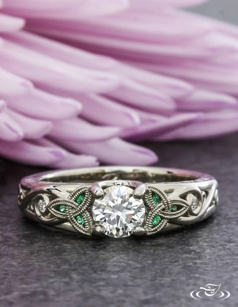 Diamond and Emerald Trinity Knot Ring #GreenLakeJewelry Celtic Wedding Rings His And Hers, Trinity Knot Wedding Ring, Viking Style Wedding Ring, Irish Wedding Rings Claddagh, Masculine Engagement Ring, Irish Jewelry Celtic Designs, Scottish Rings, Celtic Wedding Ideas, Wedding Rings Emerald