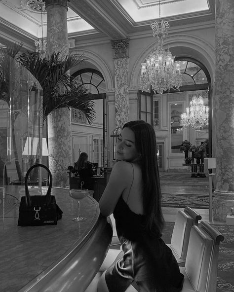 Eloise At The Plaza, Look Paris, Rose Calloway, Night Luxury, Kiss The Sky, Minimal Photography, The Plaza, November 11, Hotel