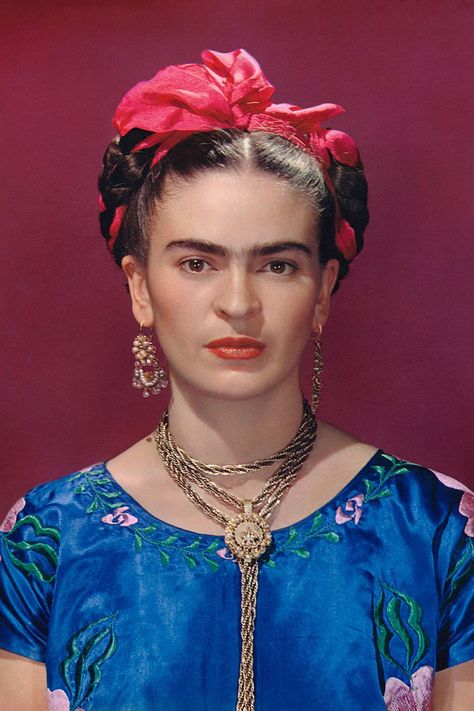 Frida Kahlo Freida Kahlo, Diego Rivera Frida Kahlo, Nickolas Muray, Frida Kahlo Paintings, Frida Kahlo Portraits, Kahlo Paintings, Traditional Mexican Dress, Frida Kahlo Style, Frida Art