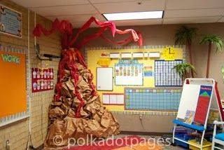 Dinosaur Classroom, Dinosaurs Preschool, Cute Classroom, Vbs Ideas, Library Displays, Class Decoration, Dinosaur Theme, Classroom Setting, Classroom Environment