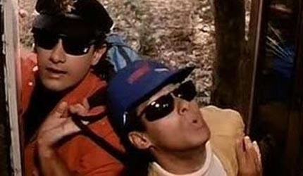 Andaz Apna Apna Funny Movie Clips, Andaz Apna Apna, Legendary Pictures, 90s Bollywood, Aamir Khan, Pic Pose, Funny Posters, Comedy Films, Cool Outfits For Men