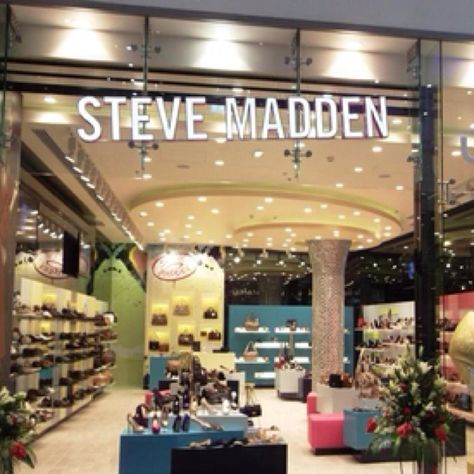 Steve Madden- I want so many shoes from here! Summer Sandles, Steve Madden Store, Shop Till You Drop, Shopping Places, Luxe Life, Shopping Photography, Shopping Stores, Hipster Fashion, Shopping Spree