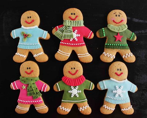 Gingerbread Cookies Decorated, Cute Christmas Cookies, Cookies Gingerbread, Christmas Gingerbread Cookies, Ginger Bread Cookies Recipe, Cookies Easy, Gingerbread Man Cookies, Christmas Gingerbread House, Xmas Cookies