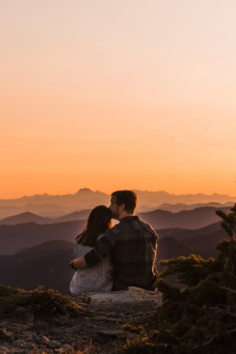 Couple Mountain Pictures, Mountain Rainier, Mountain Photoshoot, Ski Wedding, Fire Lookout, Mountain Couple, Sunrise Mountain, Mountain Pictures, Sunrise Pictures