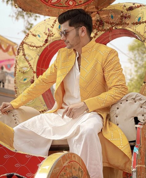 Caption For Boys Traditional Look, New Post Caption, Haldi Ceremony Outfit For Men, Mehndi Groom, Boys Dpz Stylish, Groom Haldi, India Fashion Men, Indian Wedding Suits Men, Suit For Men Wedding