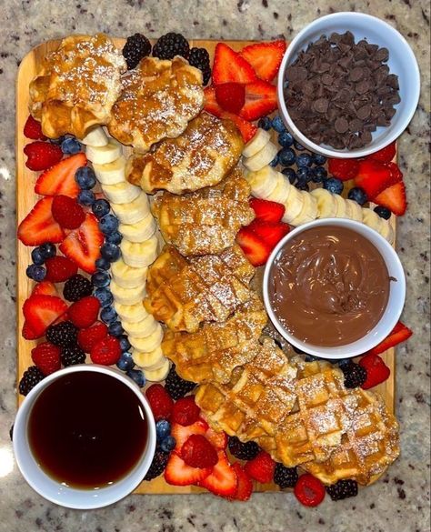 Valentines Waffle Charcuterie Board, Pbj Charcuterie Board, Cereal Charcuterie Board, Breakfast Fruit Charcuterie Board, Charcuterie Board Fast Food, Chicken And Waffle Charcuterie Board, Fast Food Charcuterie Board Ideas, French Toast Charcuterie Board, Crepe Charcuterie Board