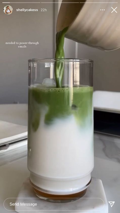 Matcha Ig Story, Coffee Photoshoot, Caption Ig, Avocado Recipes Healthy, Matcha Aesthetic, Matcha Drink, Coffee Obsession, Iced Matcha, Pressed Juice