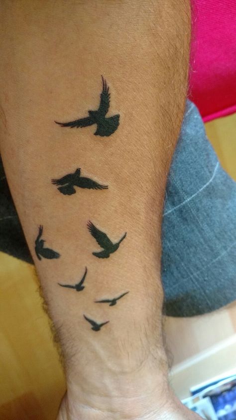 First Tattoo Idea, Tattoo Future, Family First Tattoo, Family Tattoos For Men, Shoulder Sleeve Tattoos, Body Tattoo Design, Line Tattoo Ideas, Crazy Tattoos, Finger Tats