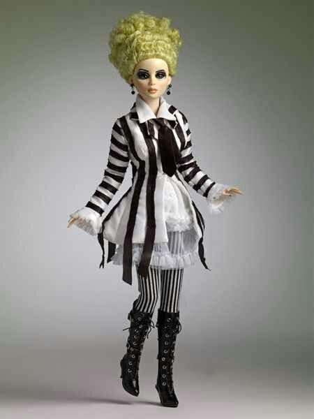 #Beetlejuice  #barbie Jester Outfit, Circus Fashion, Beetlejuice Costume, Circus Outfits, Clown Clothes, Mode Steampunk, Dark Circus, Circus Costume, 가을 패션