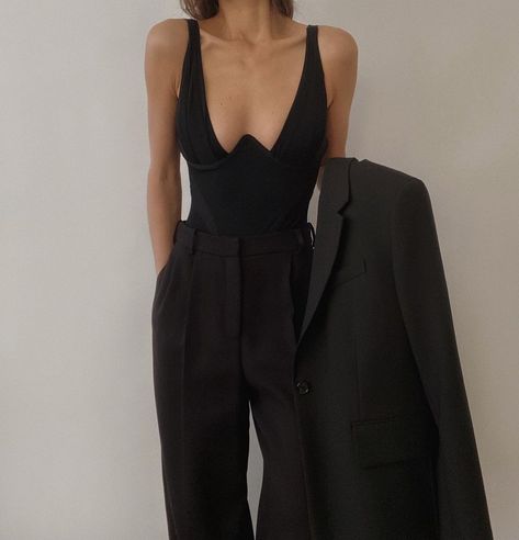 18 Bodysuit Outfits That Are Easy and Look Put-Together | Who What Wear Bodysuit Outfit, Pencil Skirt Outfits, Classy Prom Dresses, Body Suit Outfits, Woman Suit Fashion, Mode Inspo, Elegant Outfit, Black Outfit, Couture Fashion