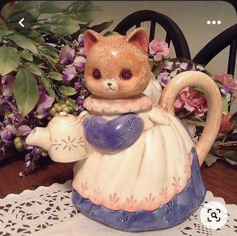 Cottage Core Teapot, Vintage Clay Art, Vintage Ceramic Figurines, Cute Teapots, Decorative Teapots, Teapot Aesthetic, Teapot Clay, Cat Tea Set, Cute Objects