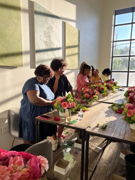 Floral Arrangement Classes in Alexandria VA | Helen Olivia Flowers 100 Date Ideas, Olivia Flowers, Flower Arrangement Workshop, Flower Arranging Class, Sims 4 Room, Floral Workshop, Love In Bloom, Floral Birthday Party, Eco Resort