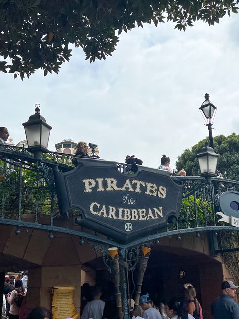 Disneyland Pirates Of The Caribbean Ride, Pirates Of The Caribbean Disneyland, Trip Manifestation, Disneyland Pirates Of The Caribbean, Pirates Of The Caribbean Ride, Disneyland 2024, Park Pics, Disney World Aesthetic, Disneyland Aesthetic