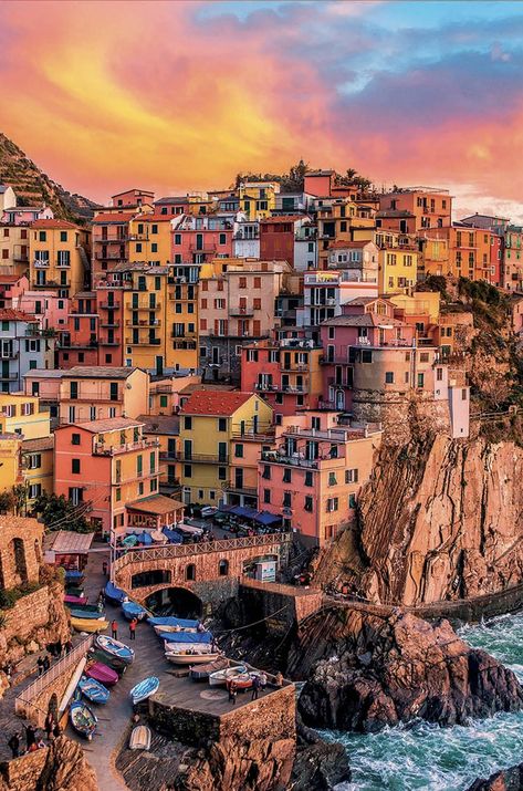 Manarola Cinque Terre Italy, Manarola Italy, Italy Pictures, Cinque Terre Italy, Italy Photography, Italy Aesthetic, Destination Voyage, Places Around The World, Travel Aesthetic