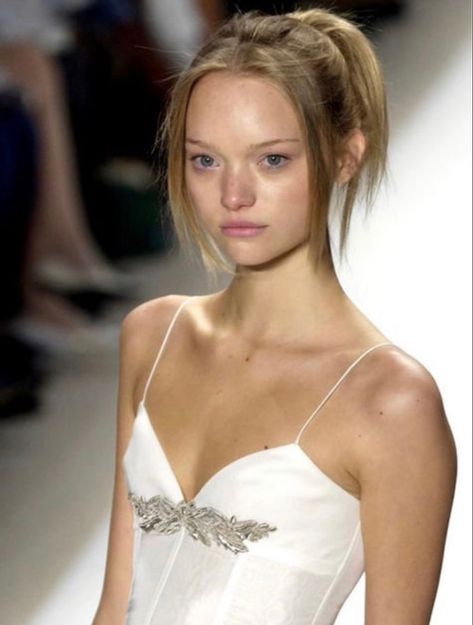 2000s Girl, Gemma Ward, Runway Hair, Model Lifestyle, The Perfect Girl, Model Aesthetic, Blogger Girl, Runway Models, Runway Fashion