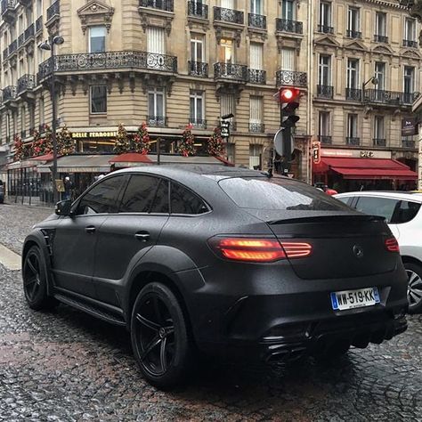 Matte Black GLE 63S AMG 💣 - @gentbelike Check out our friends @gentbelike Photo by @tim.spot, cc: @msmotors Amg Gle, Mercedes Amg Gle, Black Mercedes, Tmax Yamaha, Gle Coupe, Mercedes Suv, Mercedes Gle, Amg C63, Mercedes Truck